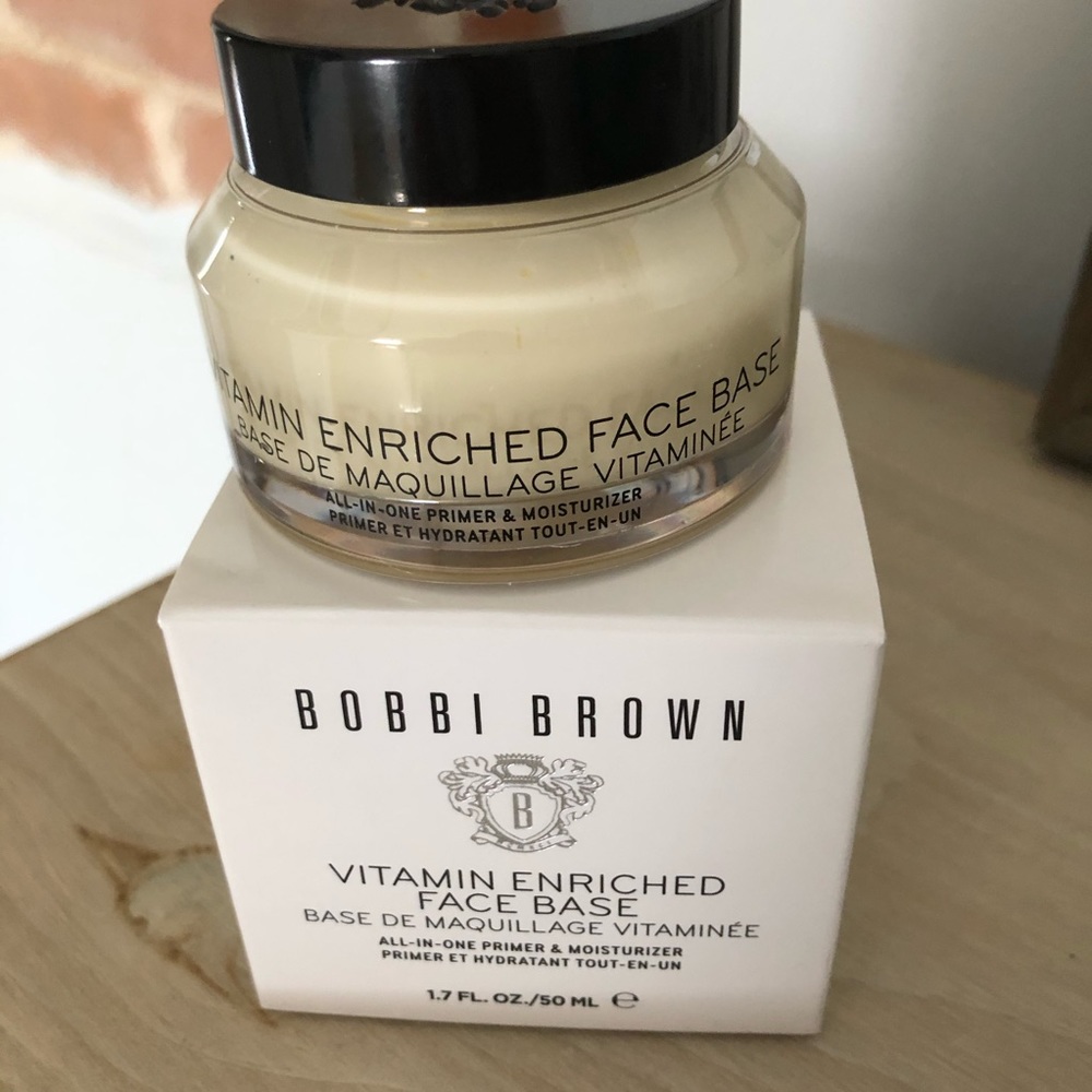 Bobbi Brown Vitamin Enriched Face Base